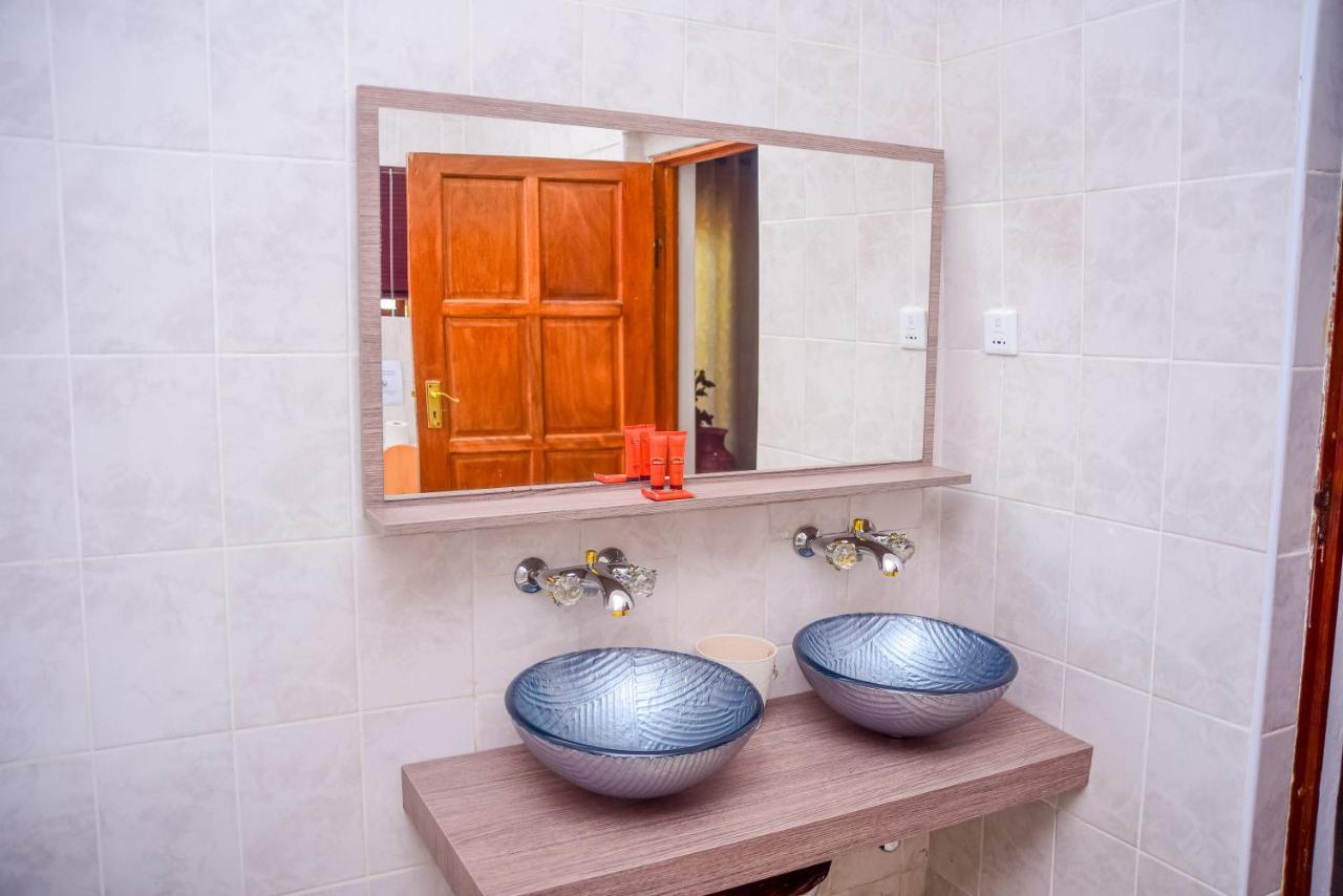 African Home Hotel Gaborone Buitenkant foto
