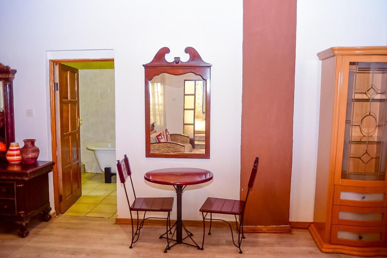 African Home Hotel Gaborone Buitenkant foto