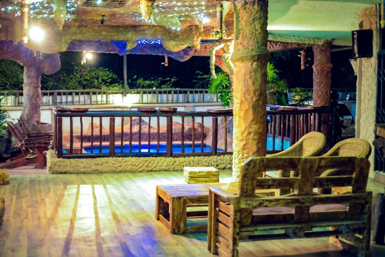 African Home Hotel Gaborone Buitenkant foto