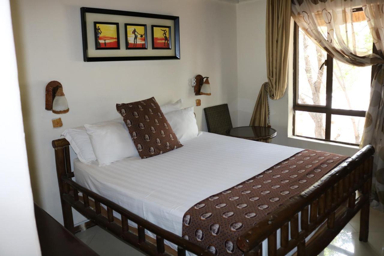 African Home Hotel Gaborone Buitenkant foto
