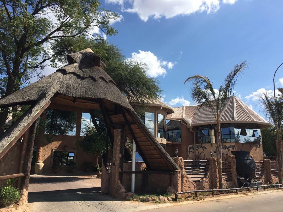 African Home Hotel Gaborone Buitenkant foto