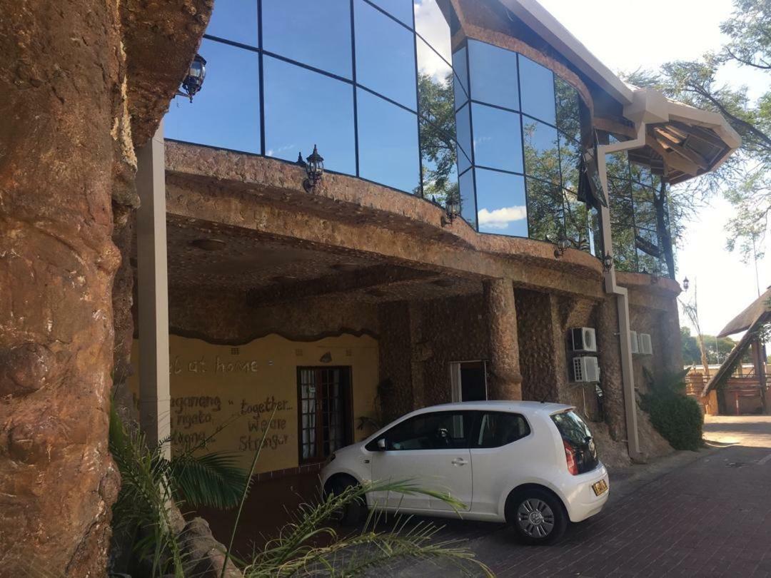 African Home Hotel Gaborone Buitenkant foto