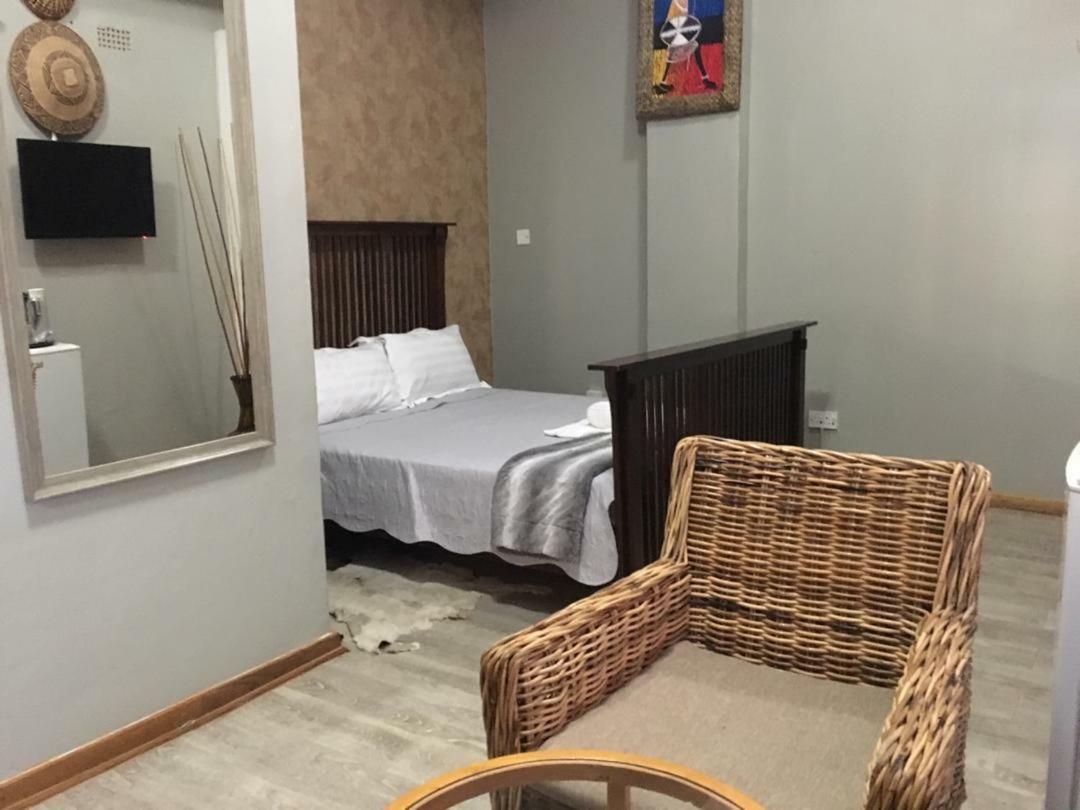 African Home Hotel Gaborone Buitenkant foto